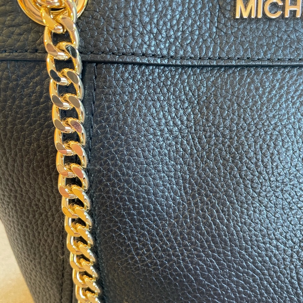 Micheal Kors black leather messenger bag - Picture 4 of 4